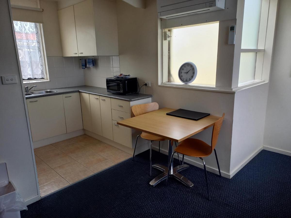 Heyfield Motel And Apartments Lakes Entrance Habitación foto