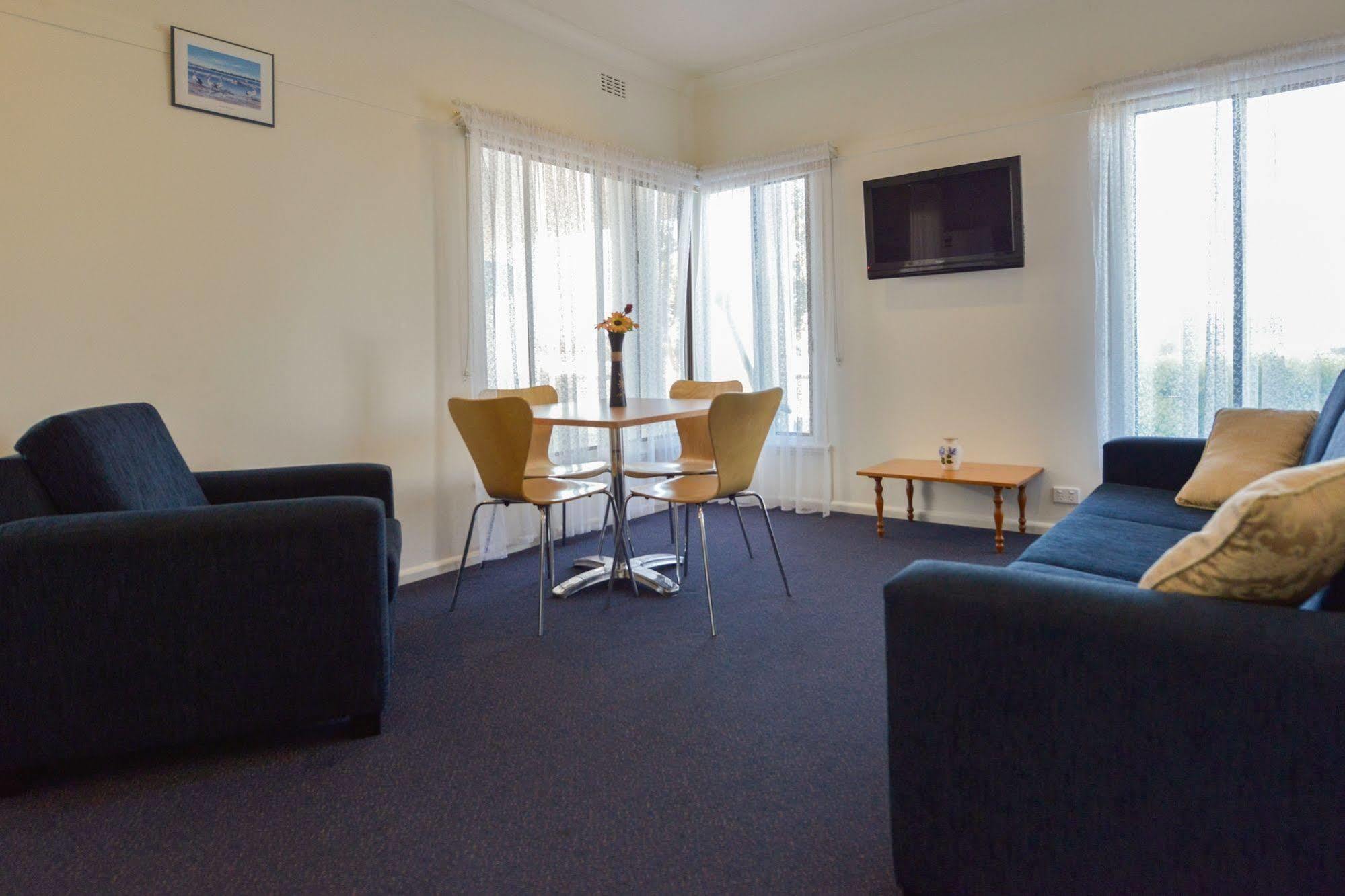 Heyfield Motel And Apartments Lakes Entrance Exterior foto
