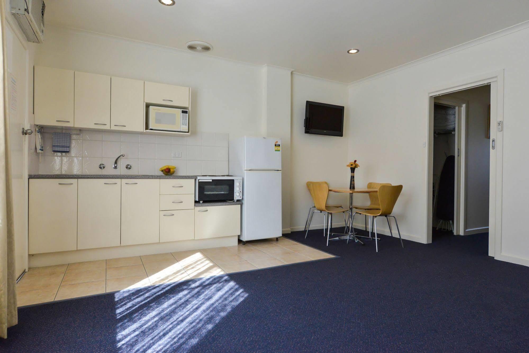 Heyfield Motel And Apartments Lakes Entrance Exterior foto